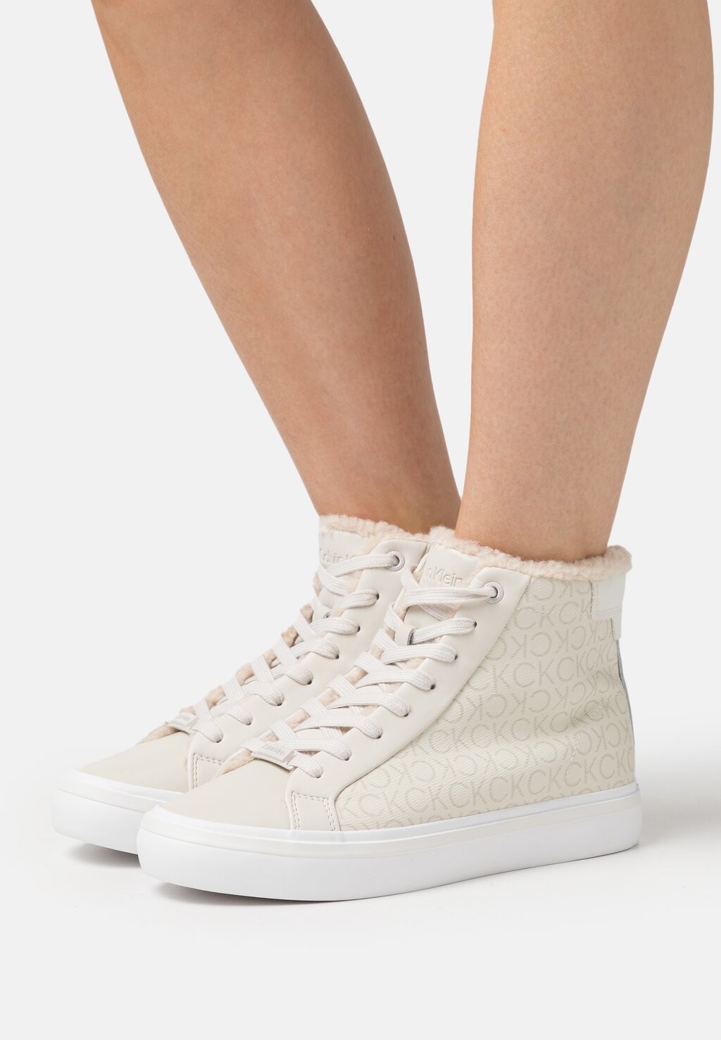 

Высокие туфли Calvin Klein MONO, цвет dark ecru