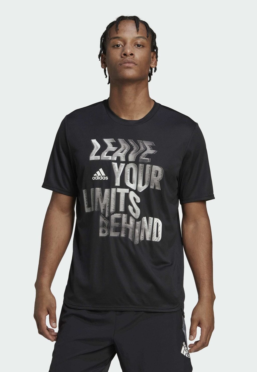 

Футболка с принтом Adidas, черный