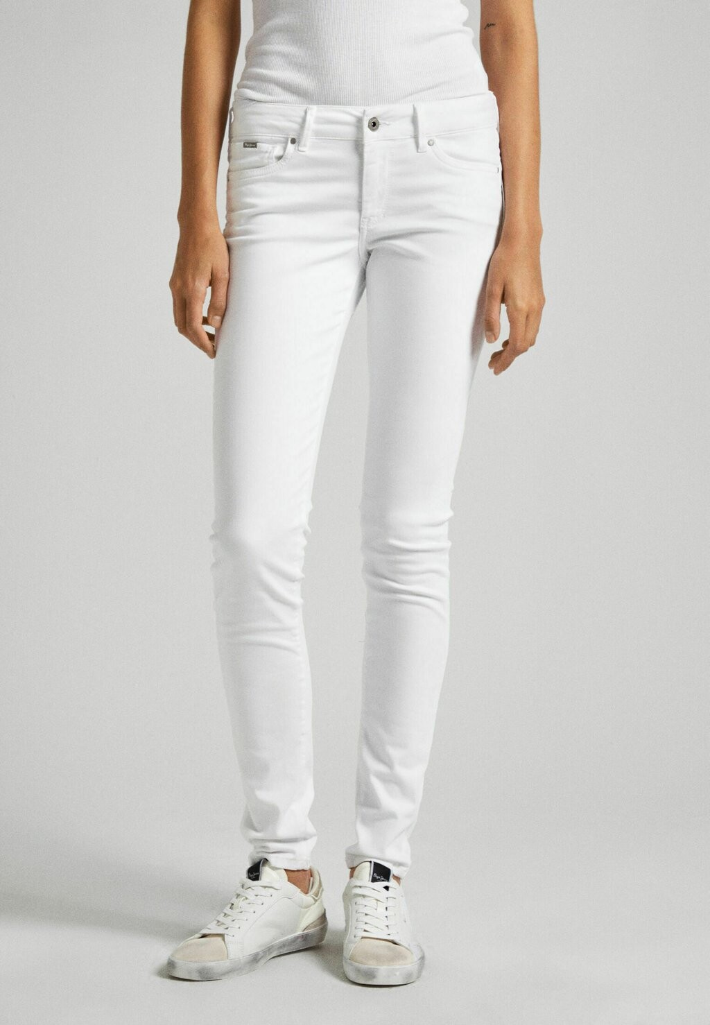 

Джинсы приталенного кроя Pepe Jeans, цвет white