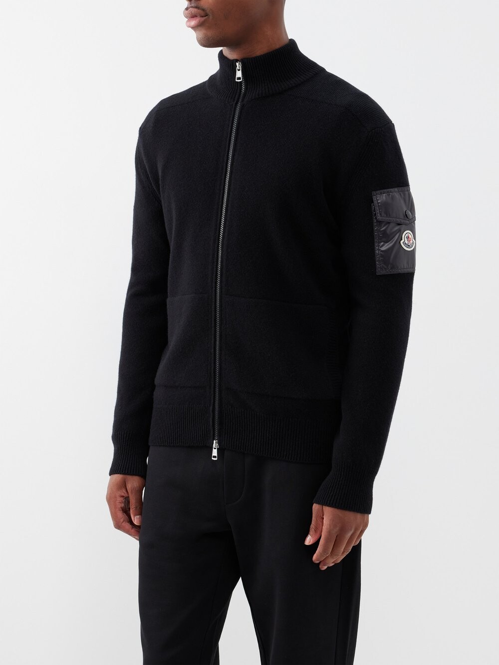 

Шерстяной кардиган на молнии с рукавами и карманами Moncler, черный