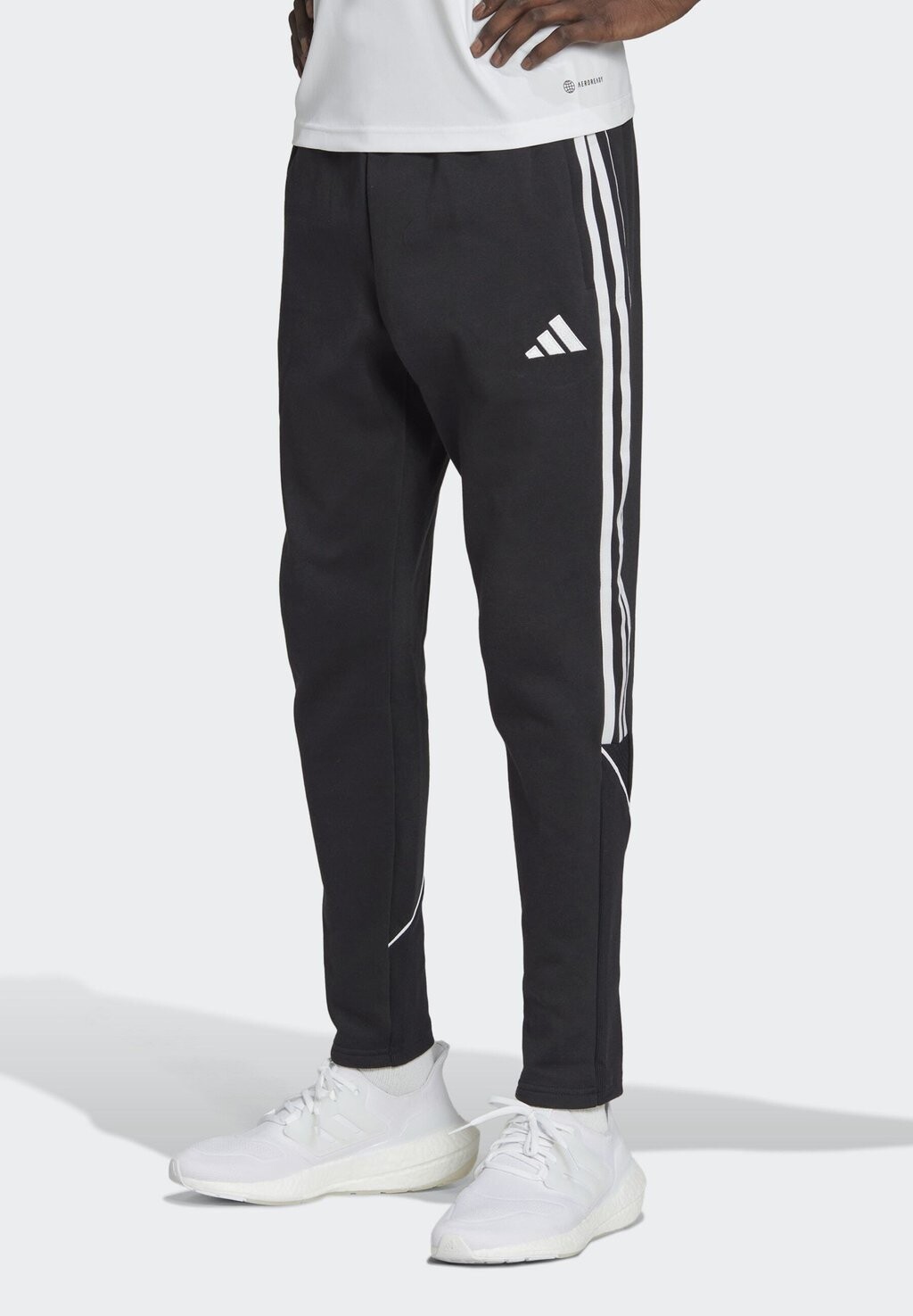 

Спортивные брюки Adidas