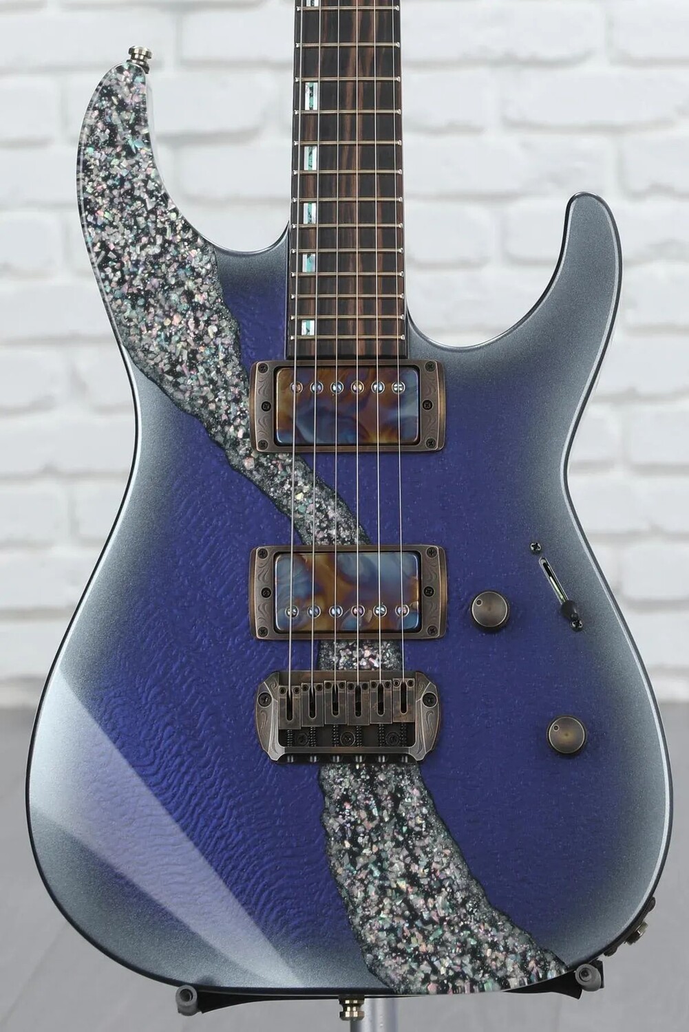 

Выставка ESP 2022 M-II CTM NT Электрогитара - Смола Milkyway