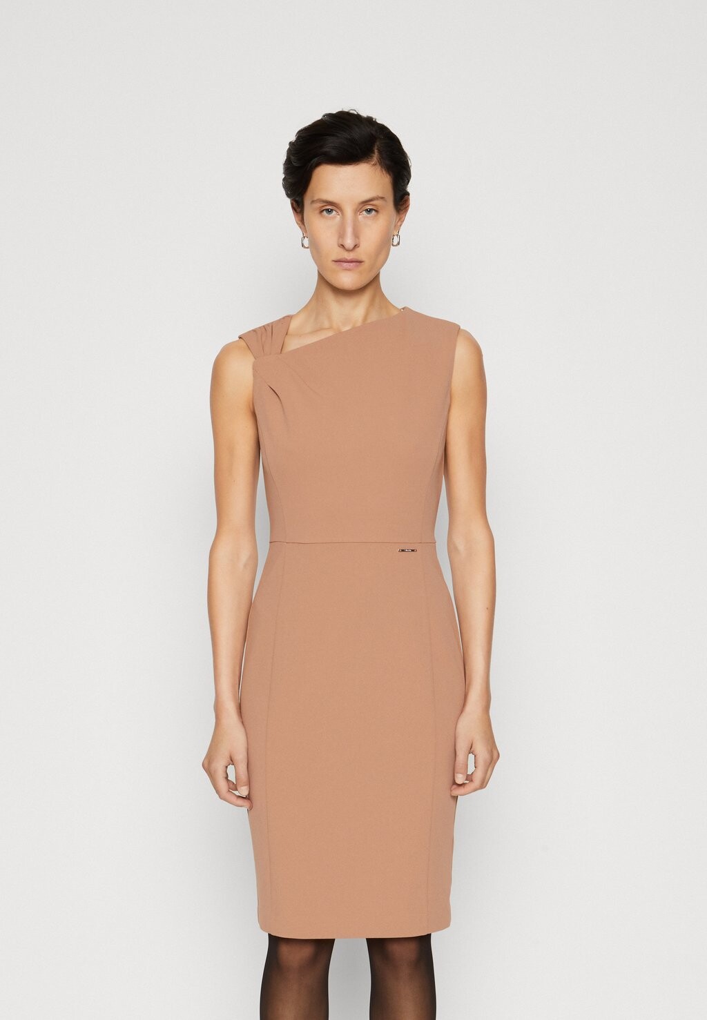 

Дневное платье FRONT TWIST DRESS Calvin Klein, охра