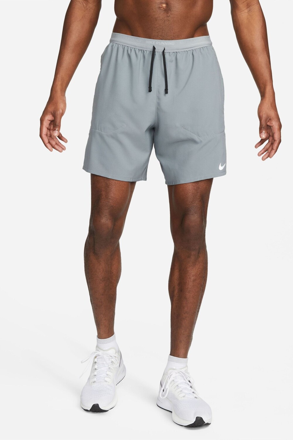 

Беговые шорты 2-в-1 Dri-FIT Stride 7 дюймов Nike, серый