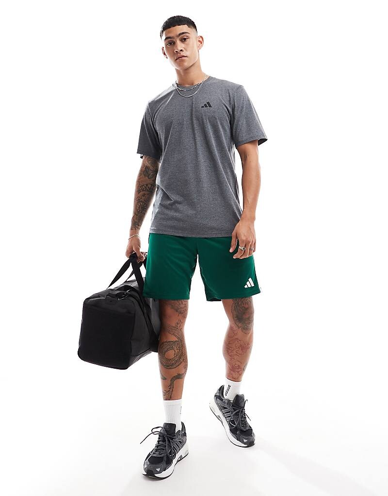 

Adidas Training – Essentials – Серая футболка