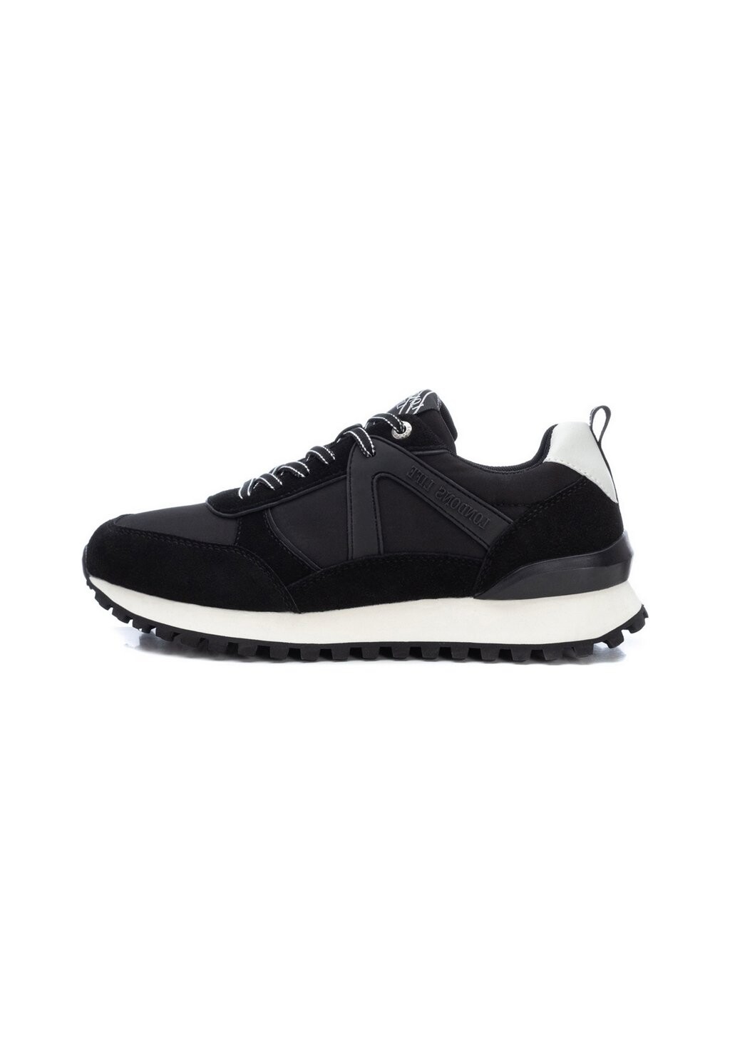 

Кроссовки SNEAKER Carmela, черный