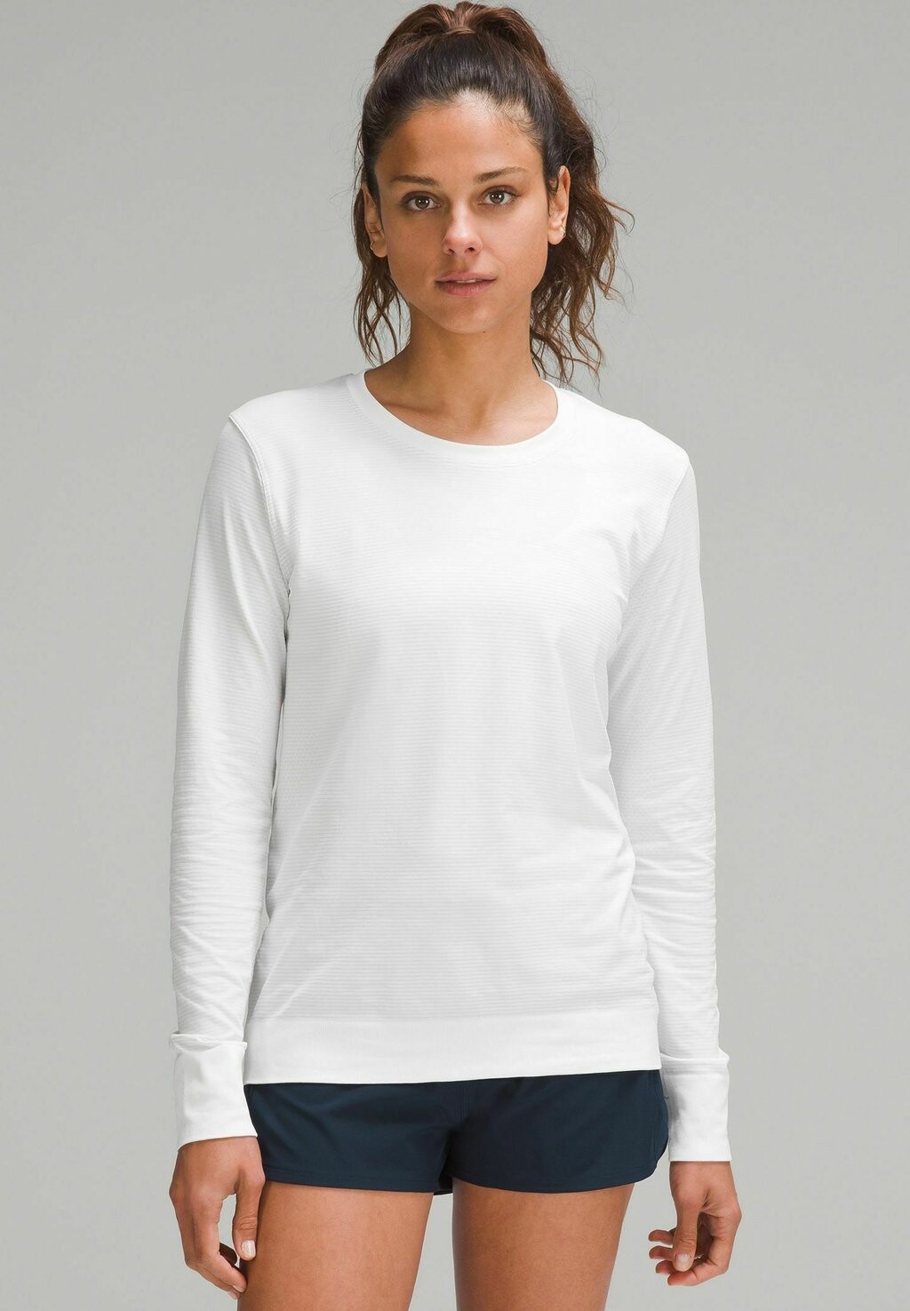 

Футболка с длинными рукавами Swiftly Relaxed Long-Sleeve lululemon, белый