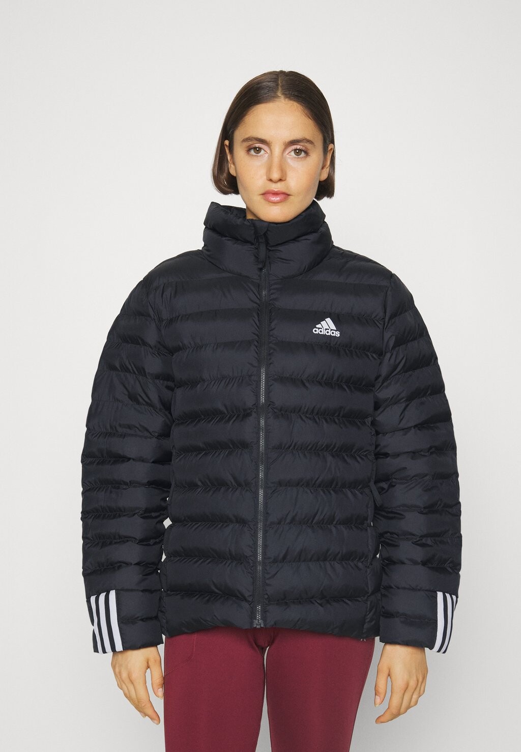 

Зимняя куртка Adidas, черный
