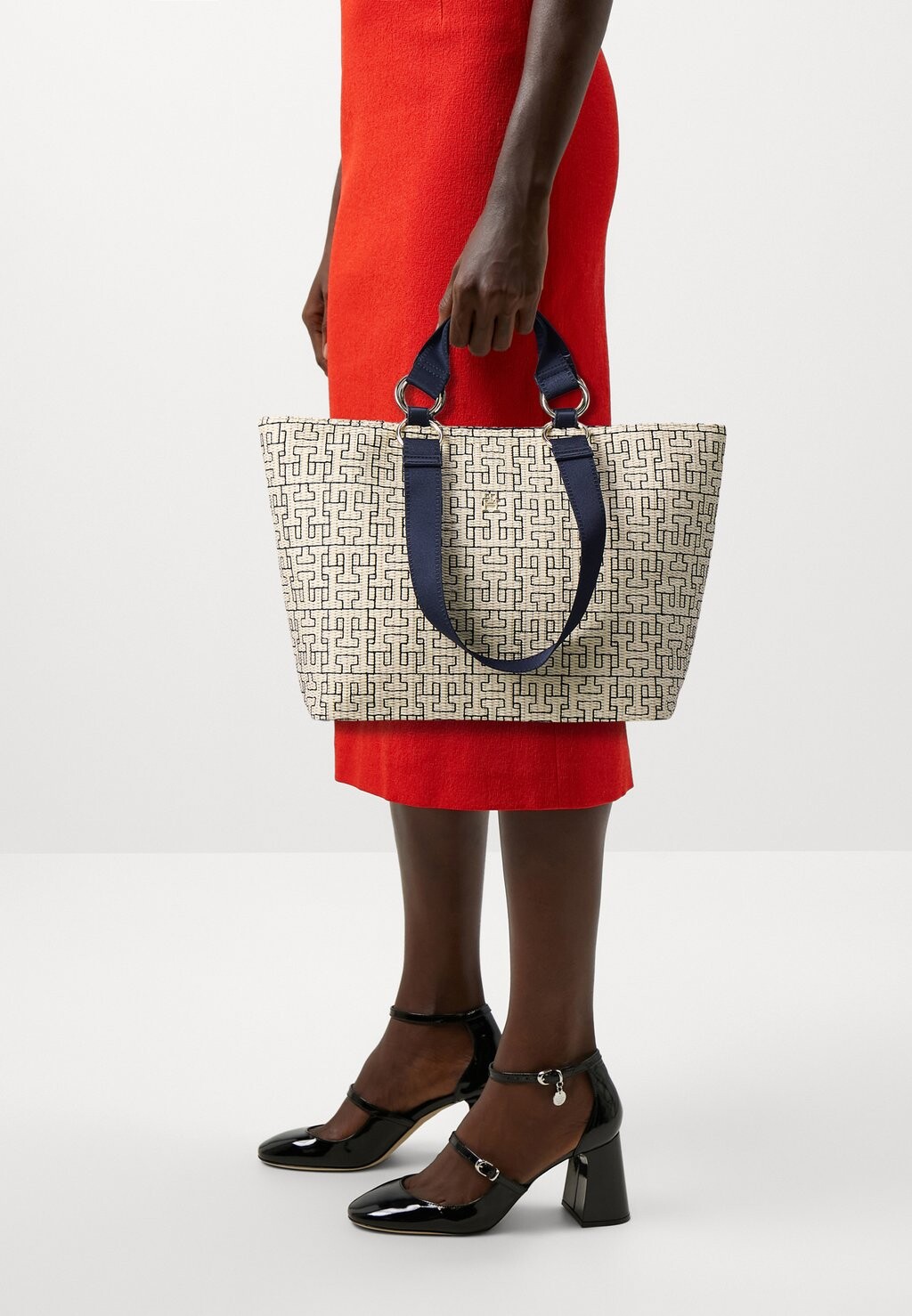 

Сумка CITY MONO TOTE Tommy Hilfiger, цвет space blue