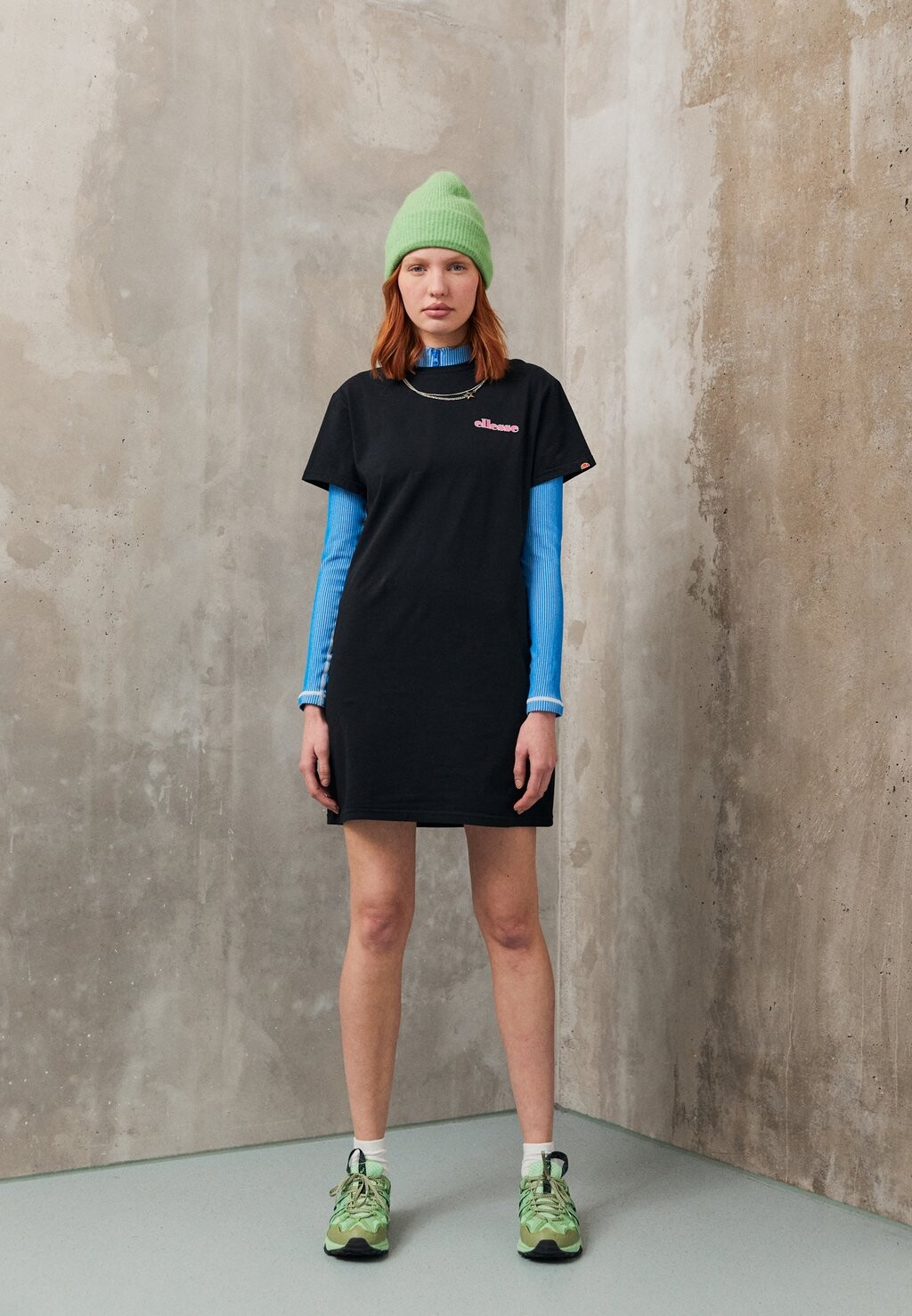 

Трикотажное платье Ellesse, черный