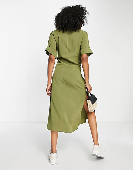 цена Зеленое плиссированное платье-рубашка миди с завязкой спереди Topshop