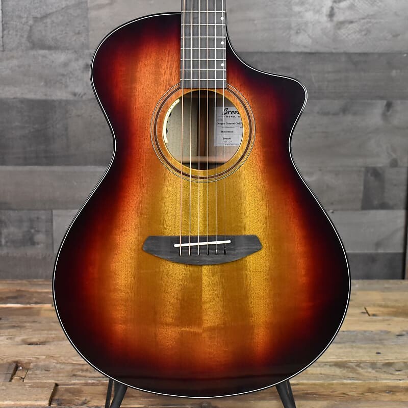 

Акустическая гитара Breedlove Oregon Concert CE - Old Fashioned with Hard Shell Case