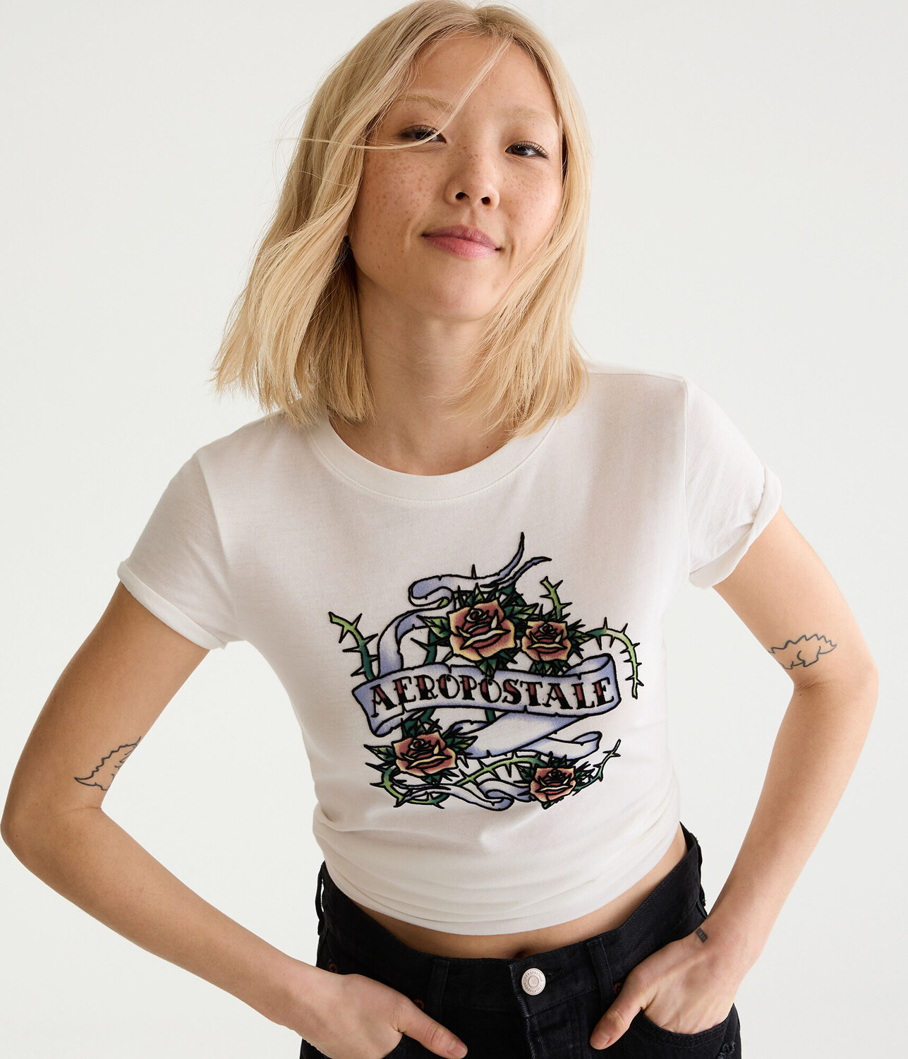 

Футболка с рисунком Thorny Roses Aeropostale, бежевый