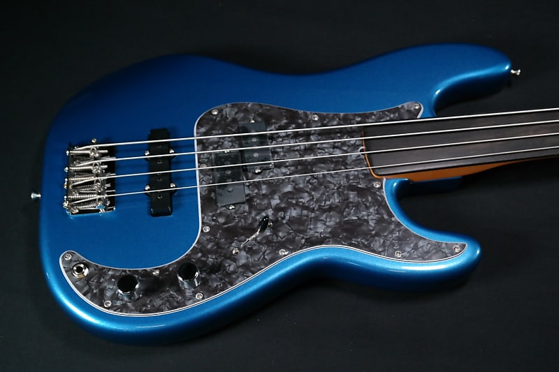 

Басс гитара Fender Tony Franklin Fretless Precision Bass - Ebony Fingerboard - Lake Placid Blue 968