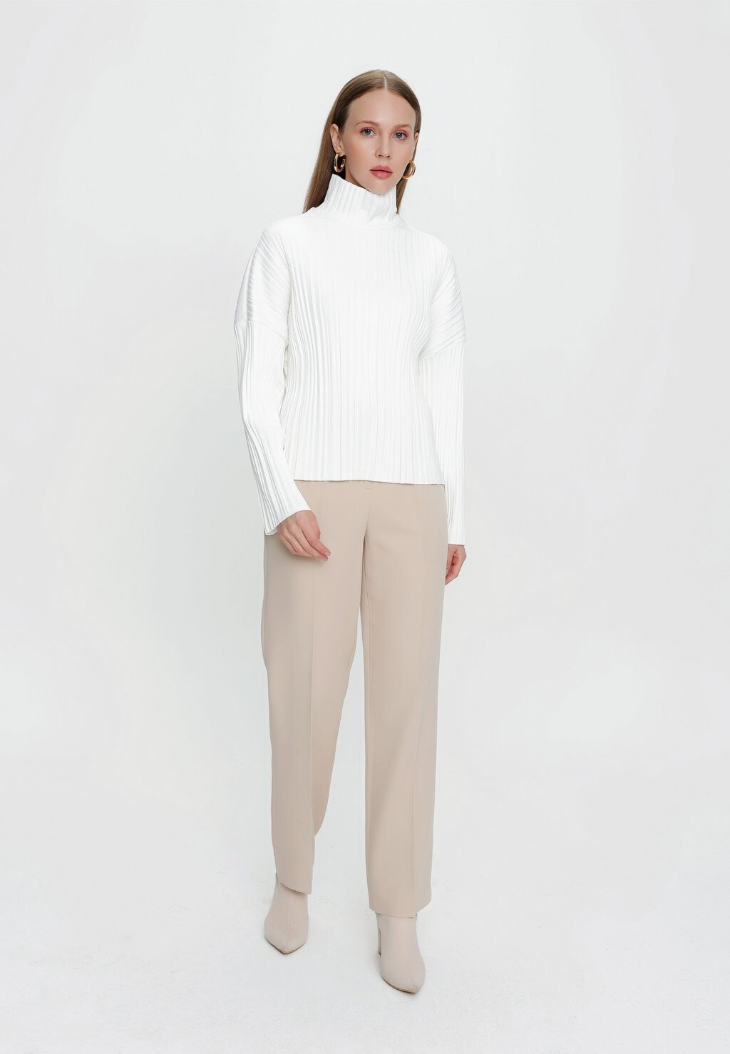 

Джемпер MODEST OVERSIZE QUILTED COAT Armine, белый
