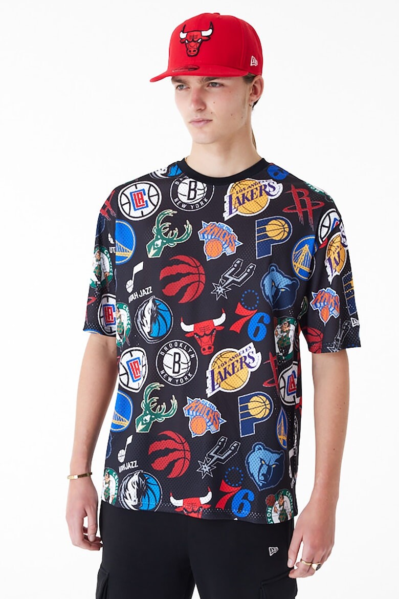 

Футболка с логотипом New Era, мультиколор