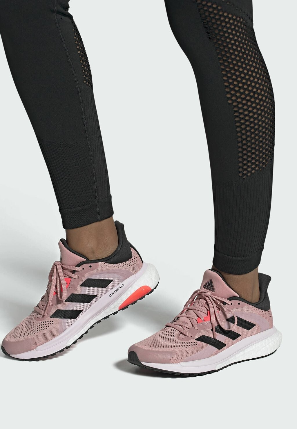 

Кроссовки Adidas