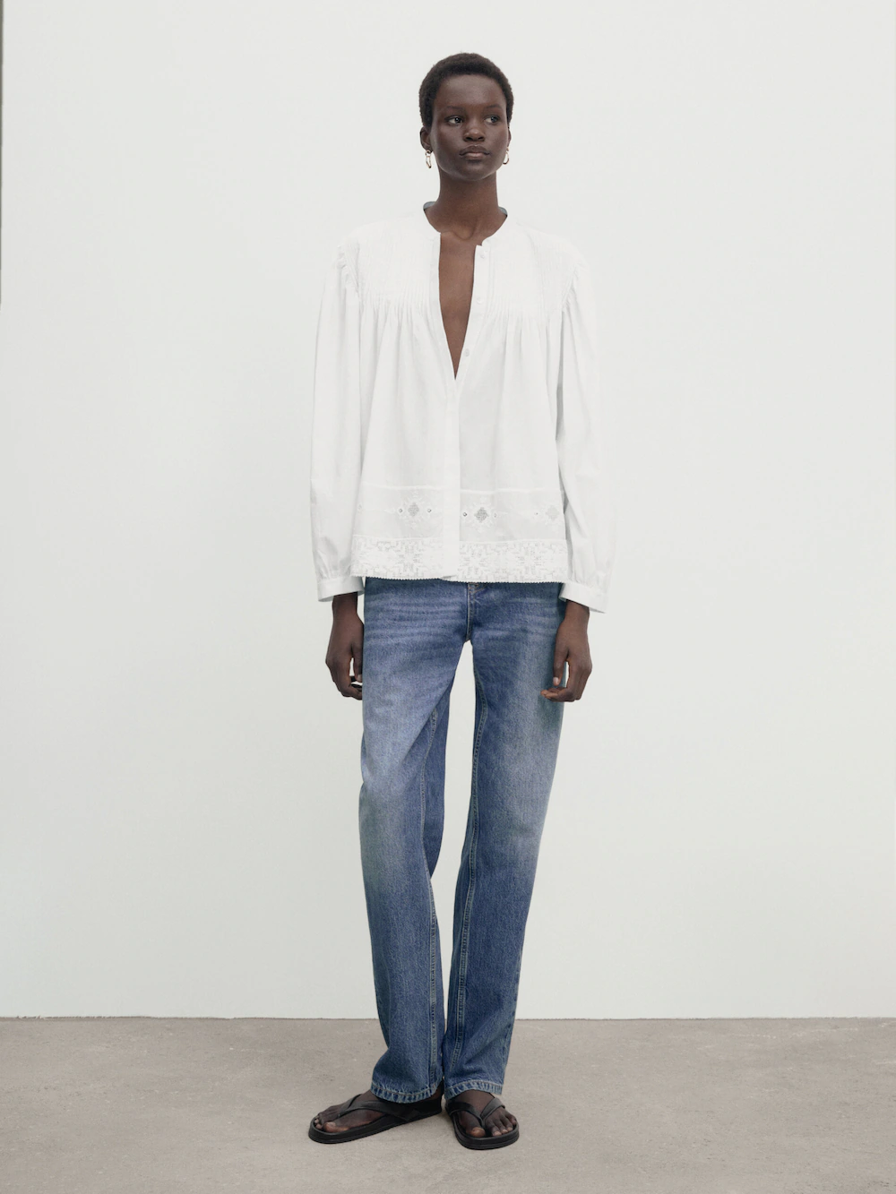 

Рубашка из хлопкового вуаля с защитками и гипюровым полом Massimo Dutti, белый