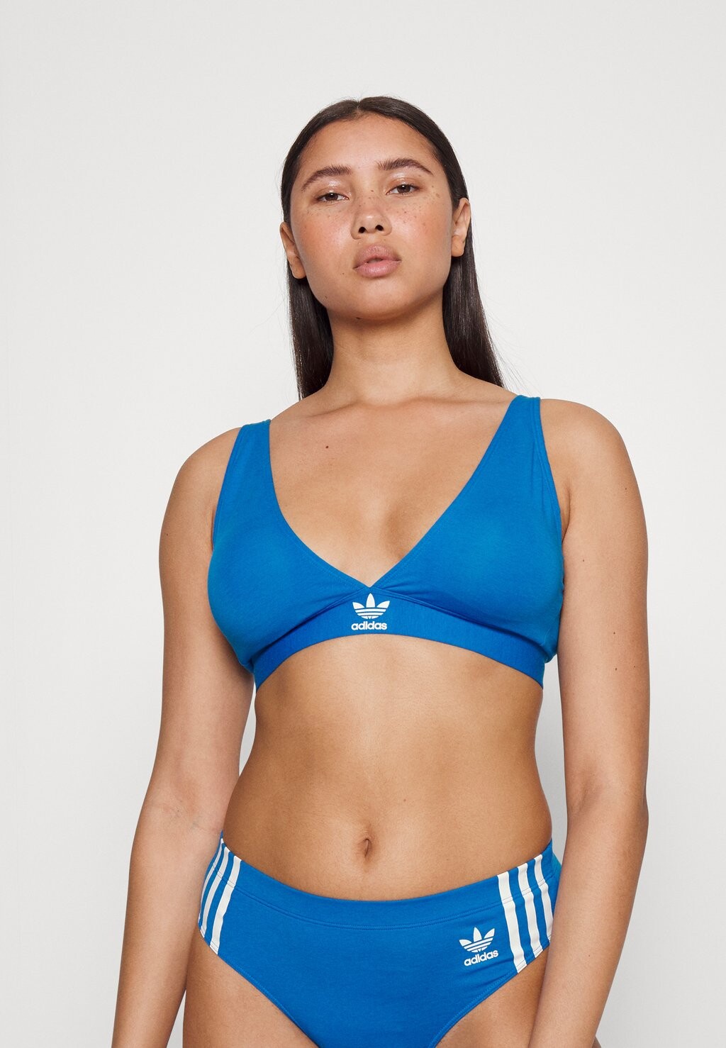 

Бюстгальтер с треугольными чашечками adidas Originals