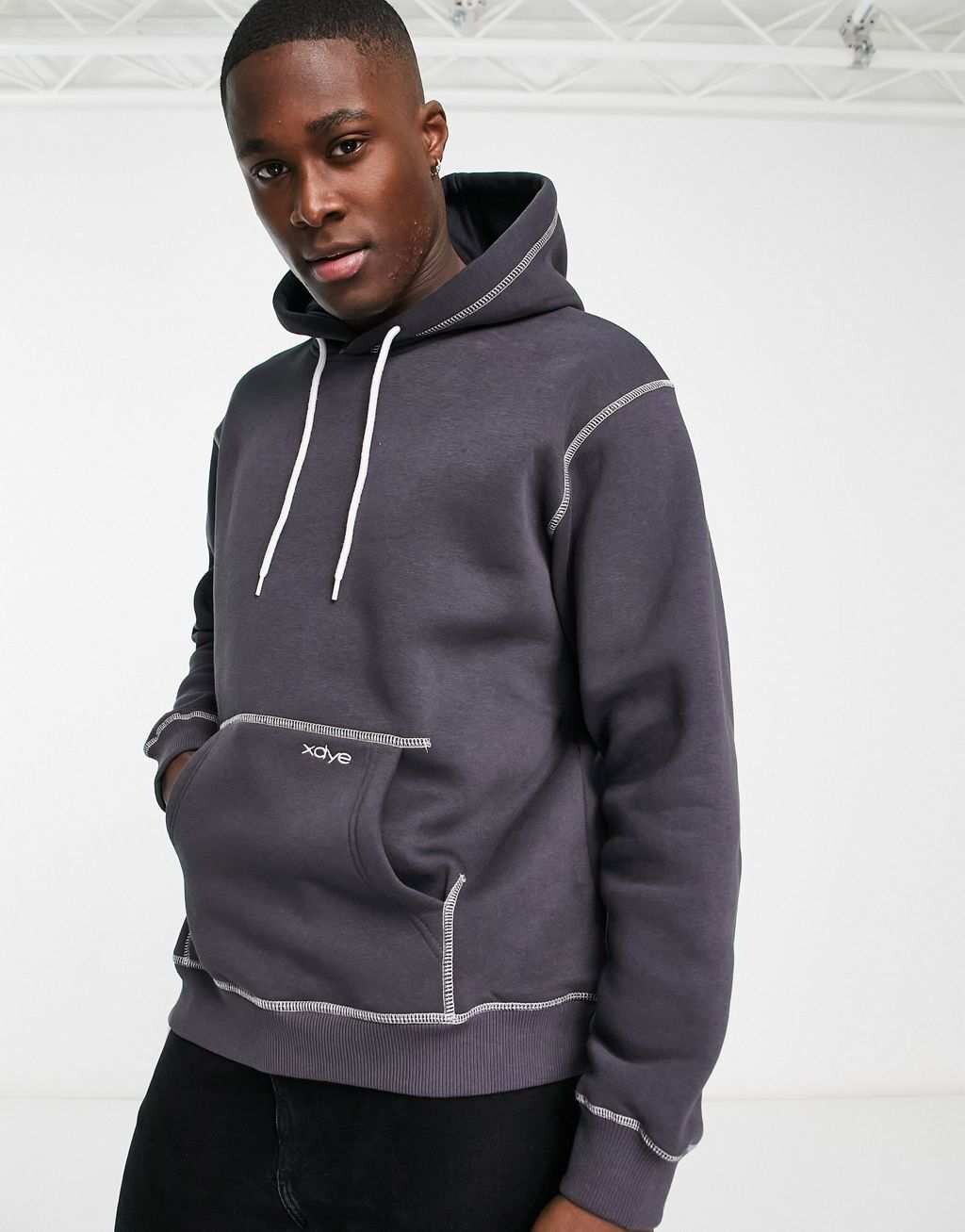 

Темно-серая толстовка с контрастной строчкой Pull&Bear, Серый