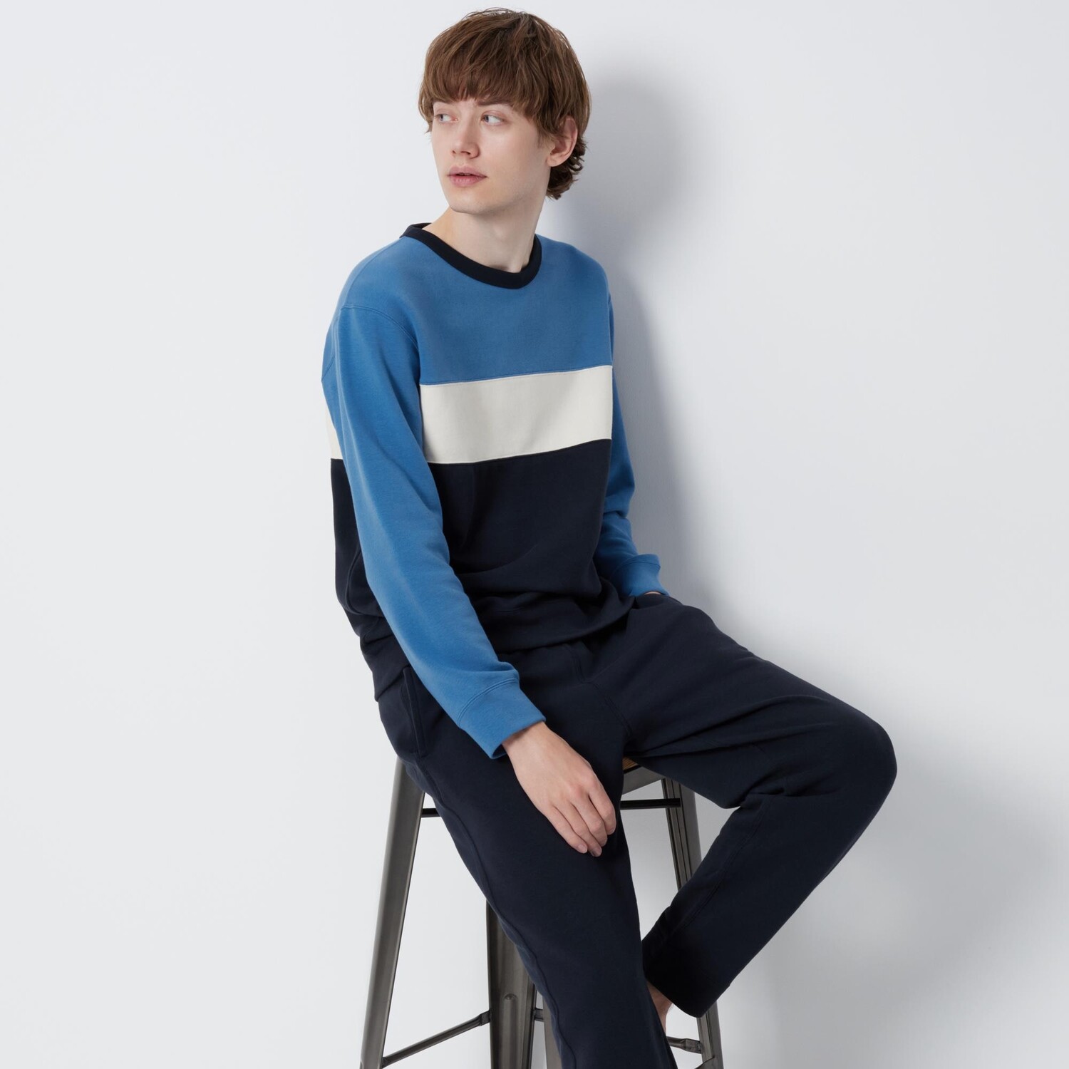 

Комплект UNIQLO спортивный ультраэластичный с длиннми рукавами, синий