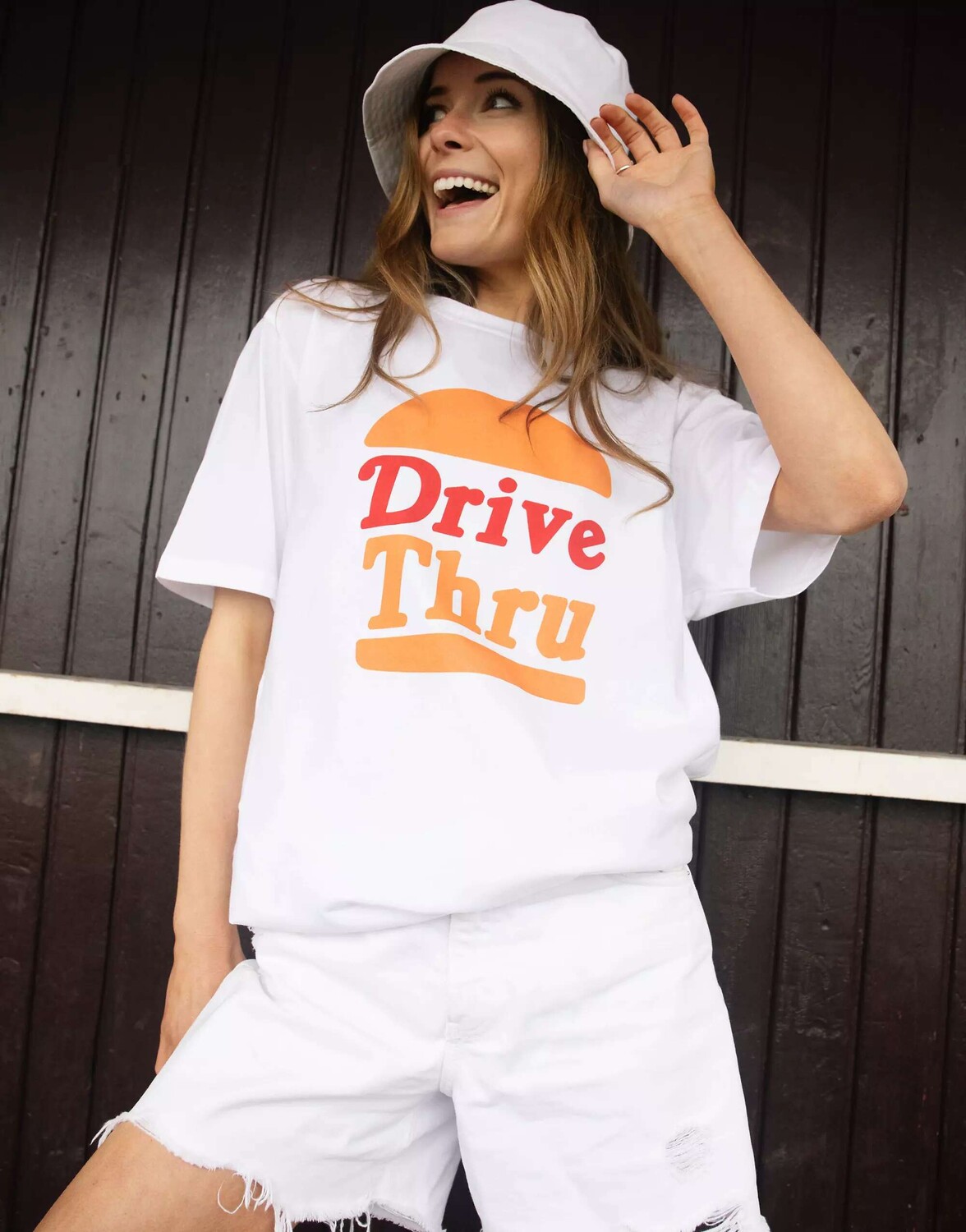 

Белая футболка унисекс с надписью «Drive Thru» и изображением гамбургера Batch1, Белый