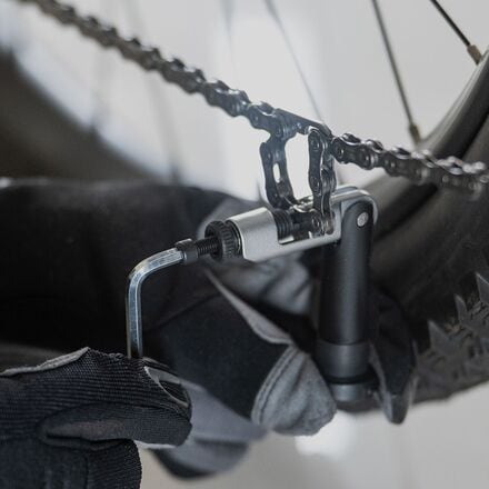 Инструмент Plug'n Chain 13S Topeak, черный щетка для мытья велосипедной цепи инструмент для мытья цепи горного велосипеда удобный набор для уборки