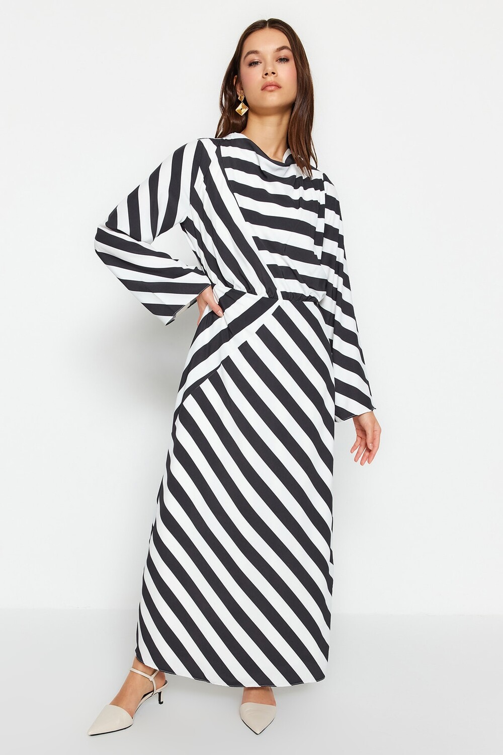 

Платье - Черное - Свободное Trendyol Modest, черный