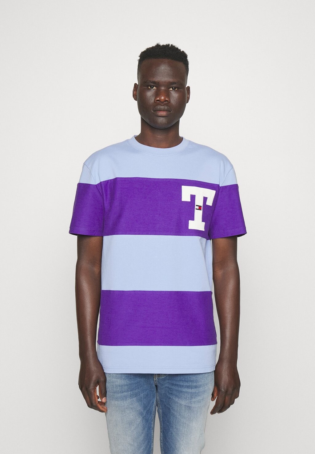 

Футболка с принтом Tommy Jeans, фиолетовый