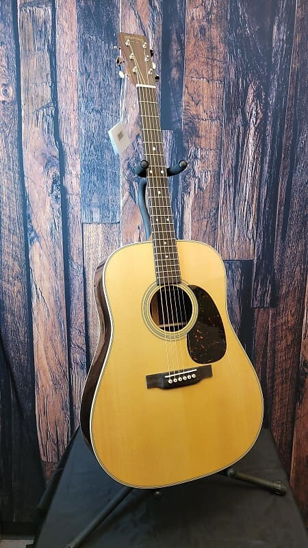 Акустическая гитара Martin D28 Acoustic Guitar