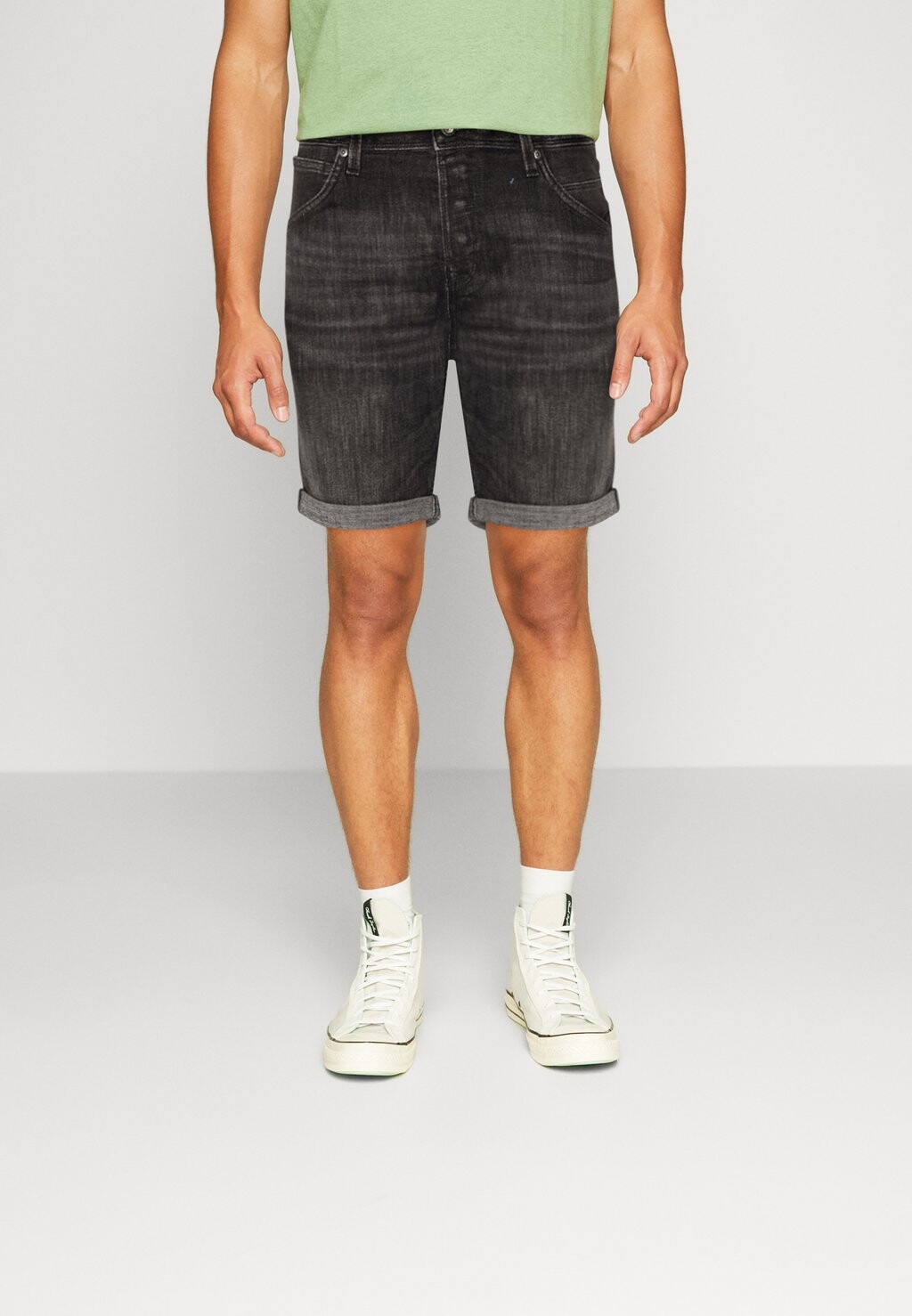 

Джинсовые шорты Jack & Jones
