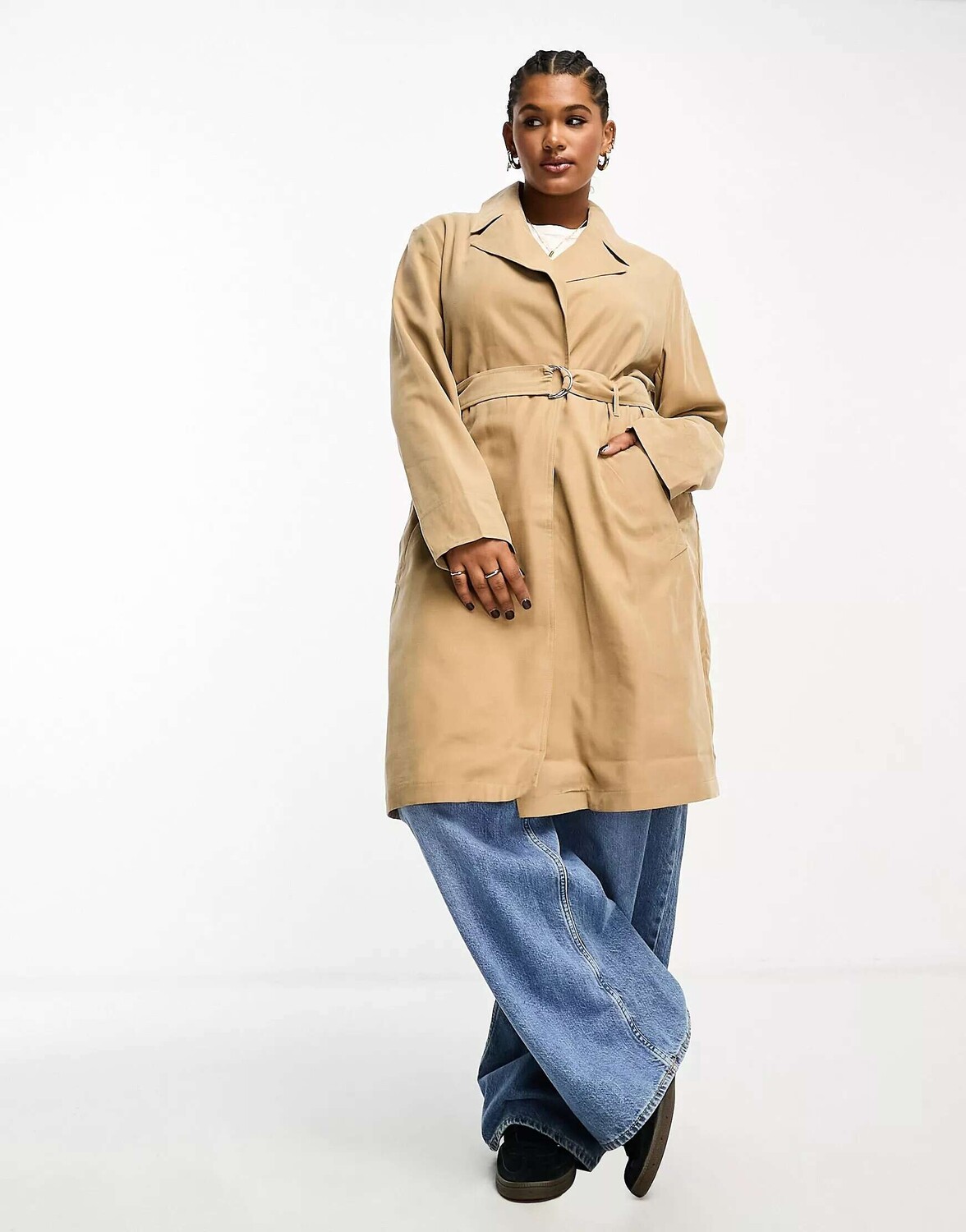 

Бежевый тренч River Island