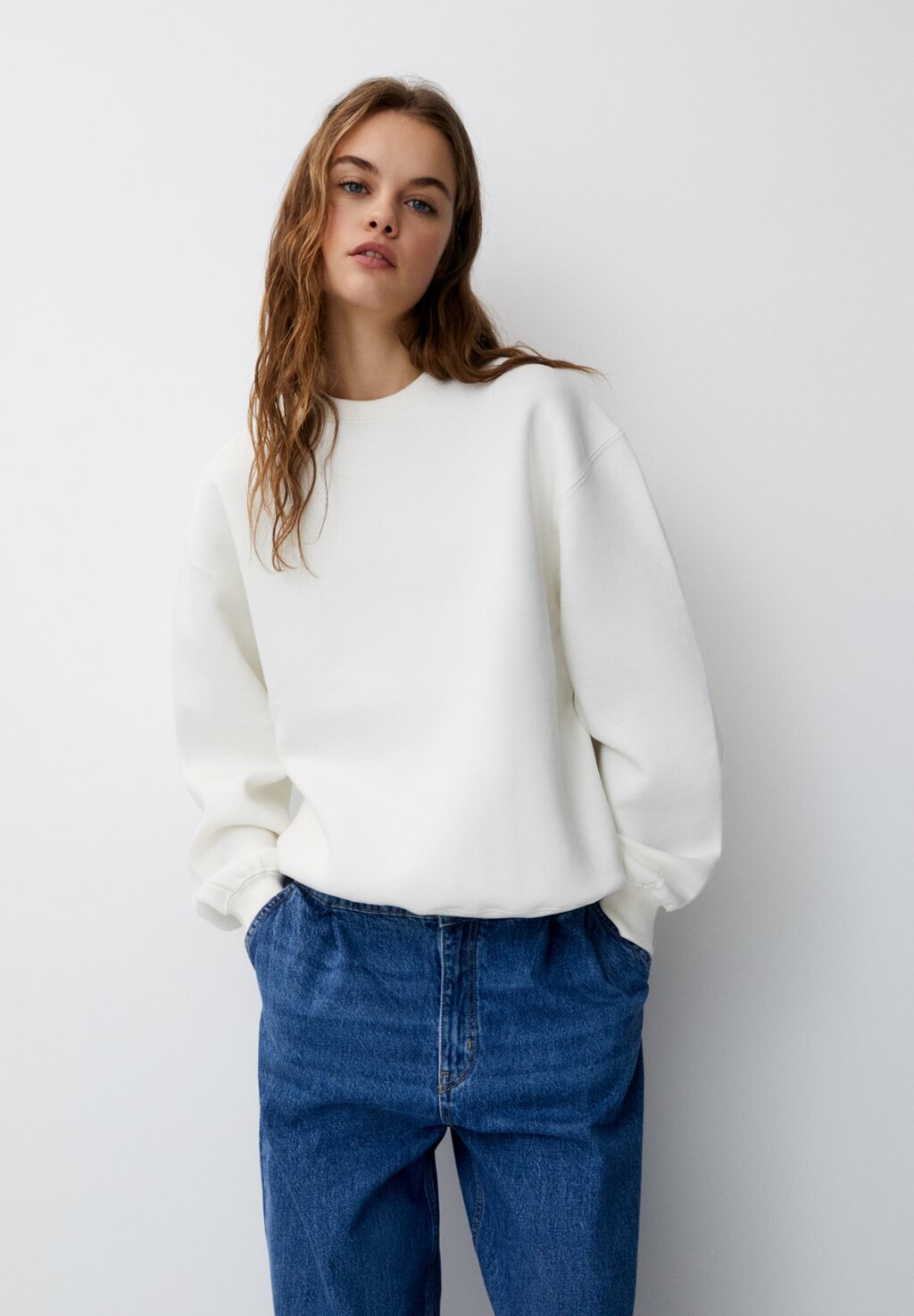 

Толстовка Round Neck PULL&BEAR, белый