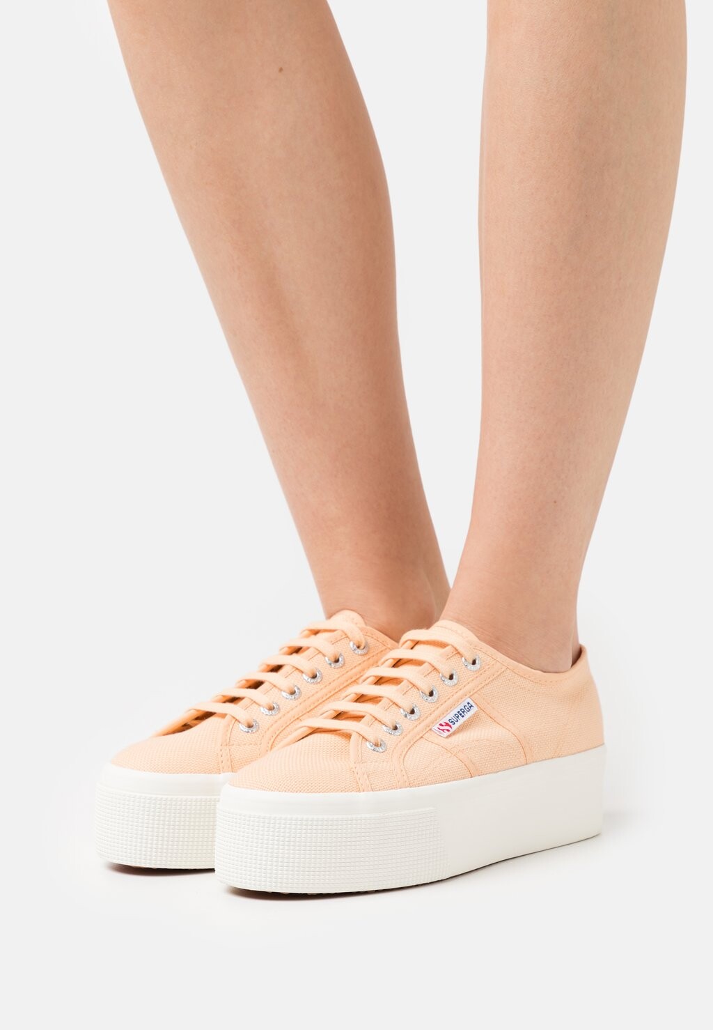 

Кроссовки Superga