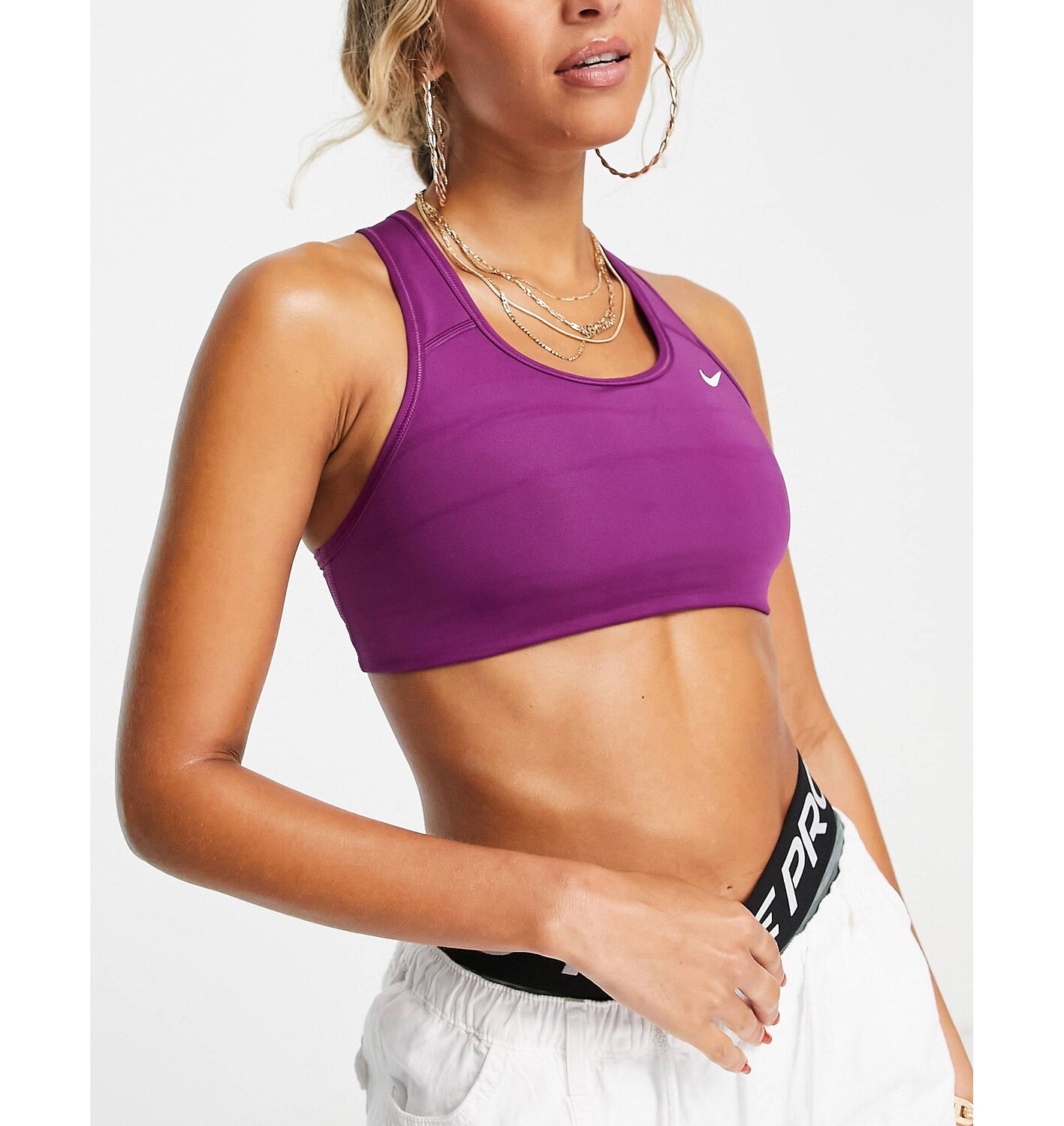 

Удлиненный спортивный бюстгальтер со средней поддержкой Nike Training Swoosh Dri-FIT, Коричневый