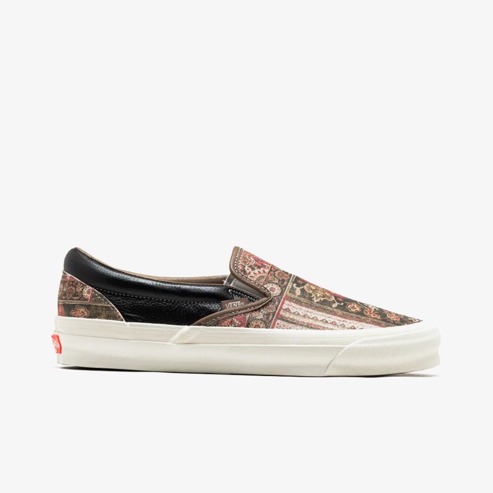 

Кроссовки Vault UA OG Classic Slip-On LX 'Grannys Rug' Vans, мультиколор