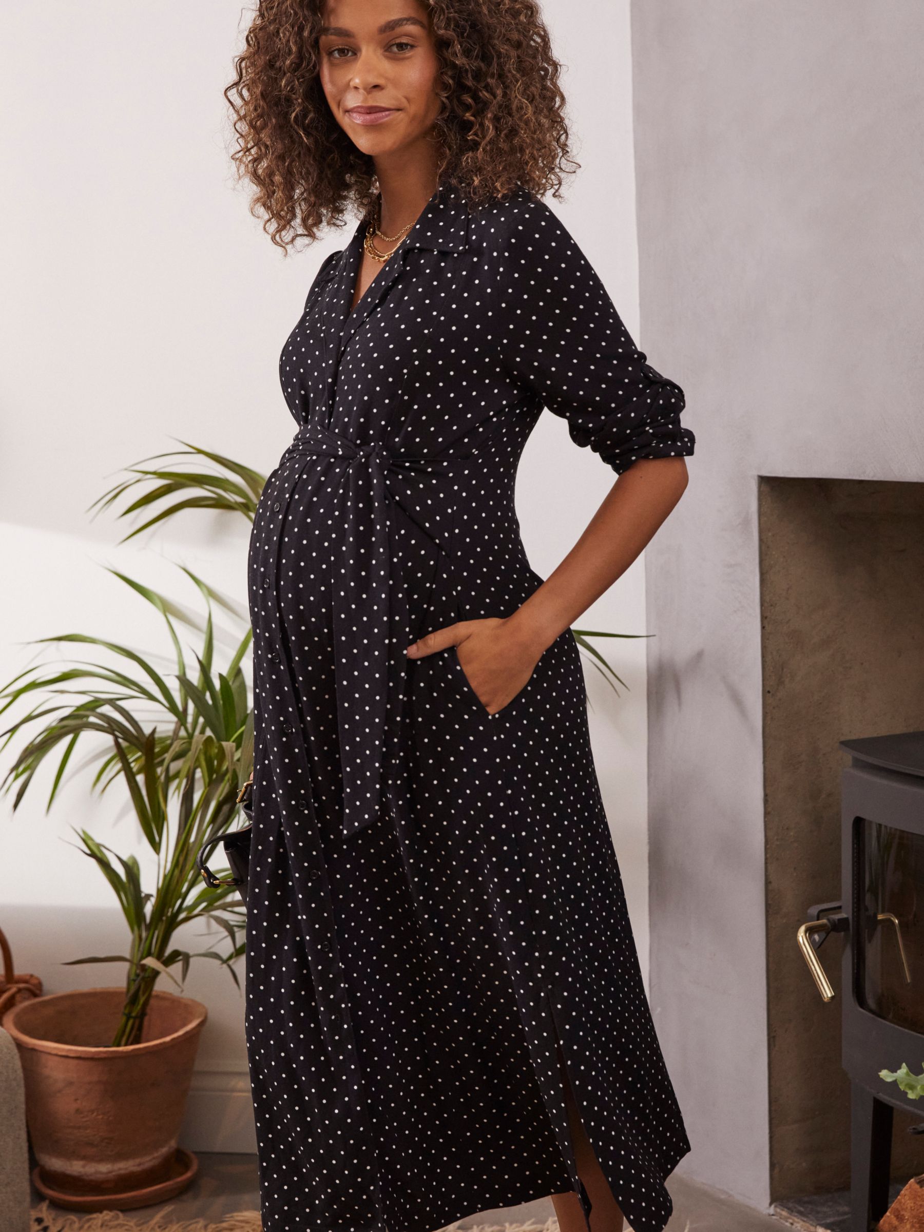 Платье для беременных Kelsy в горошек Isabella Oliver, черно-белый платье semiotique из вискозы в горошек 46