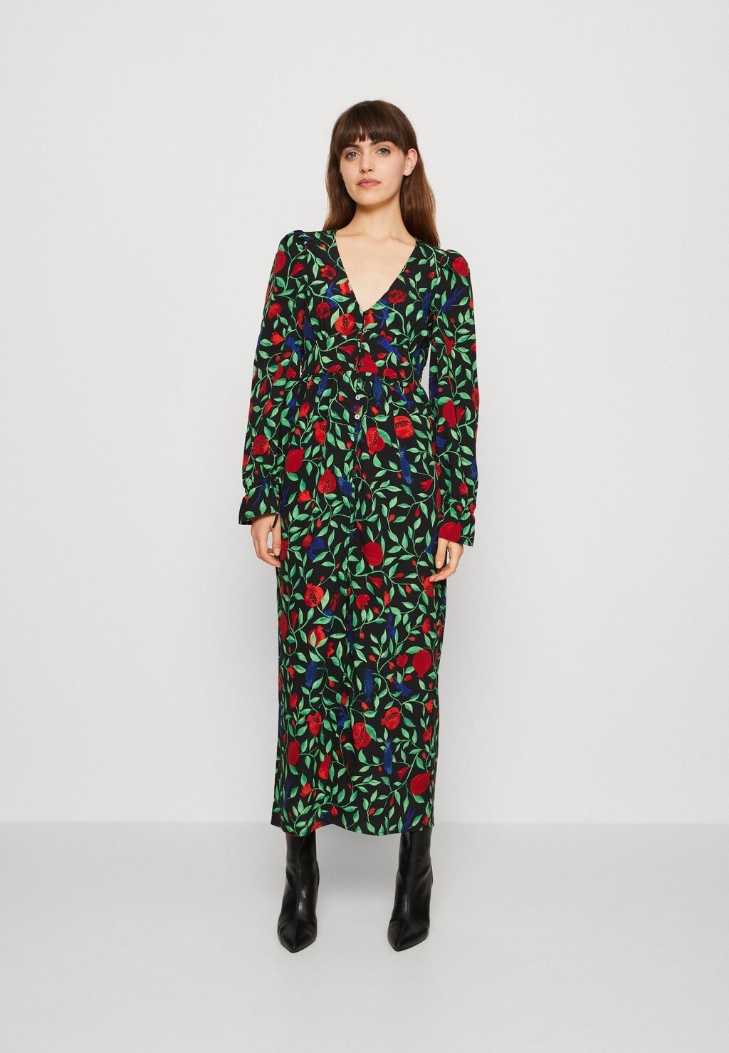 

Длинное платье Monki