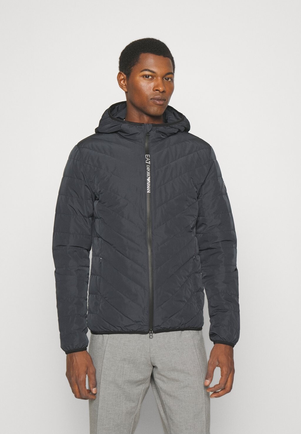 

Пуховик Armani Emporio
