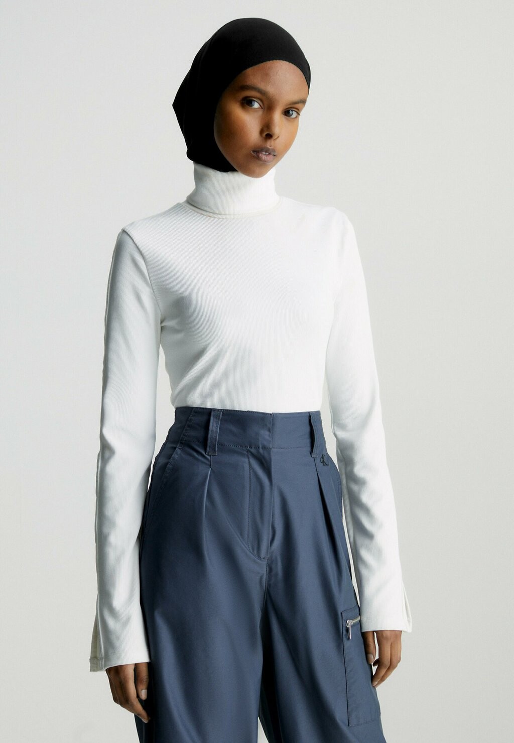 

Свитер Calvin Klein Jeans, белый