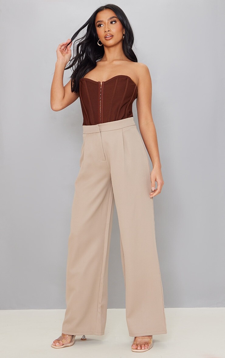 

PrettyLittleThing Оверсайз тканые брюки темно-серого цвета с высокой талией Petite