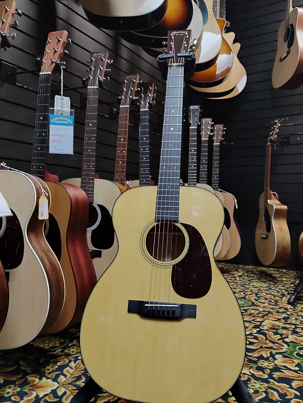 цена Акустическая гитара Martin Standard Series 00-18