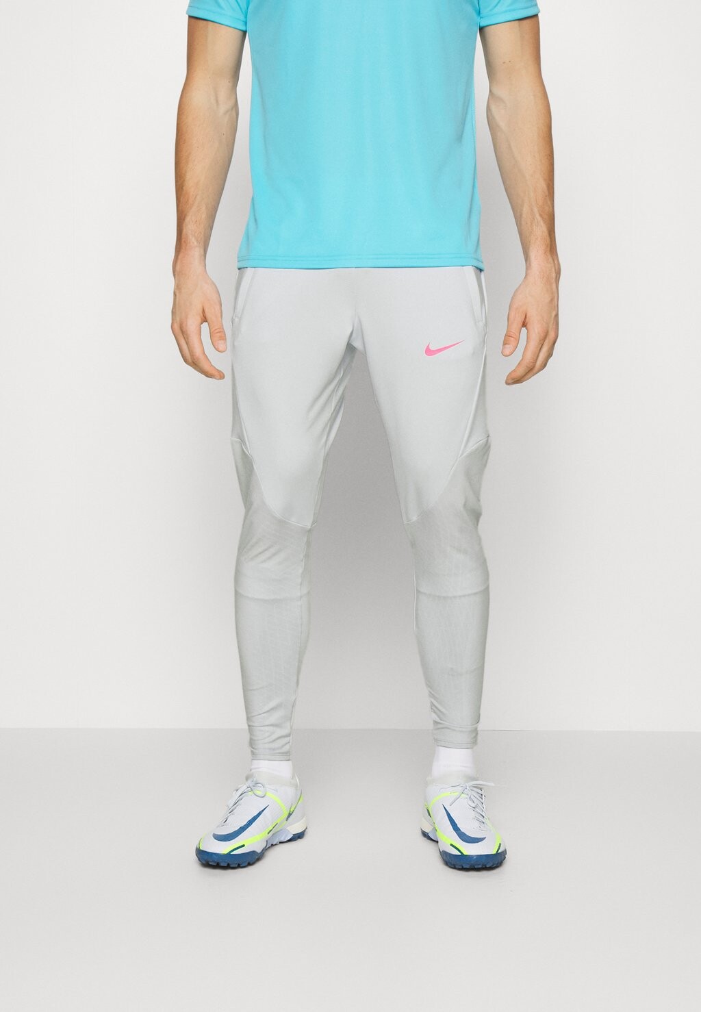 

Спортивные брюки Nike
