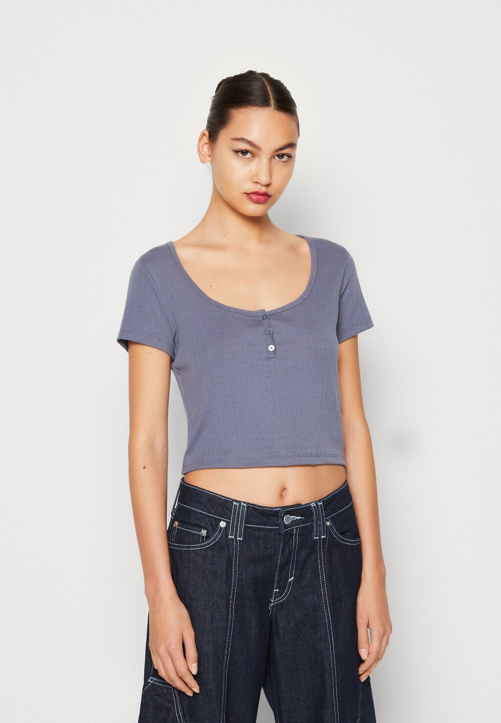 

Базовая футболка Hollister Co., Серый