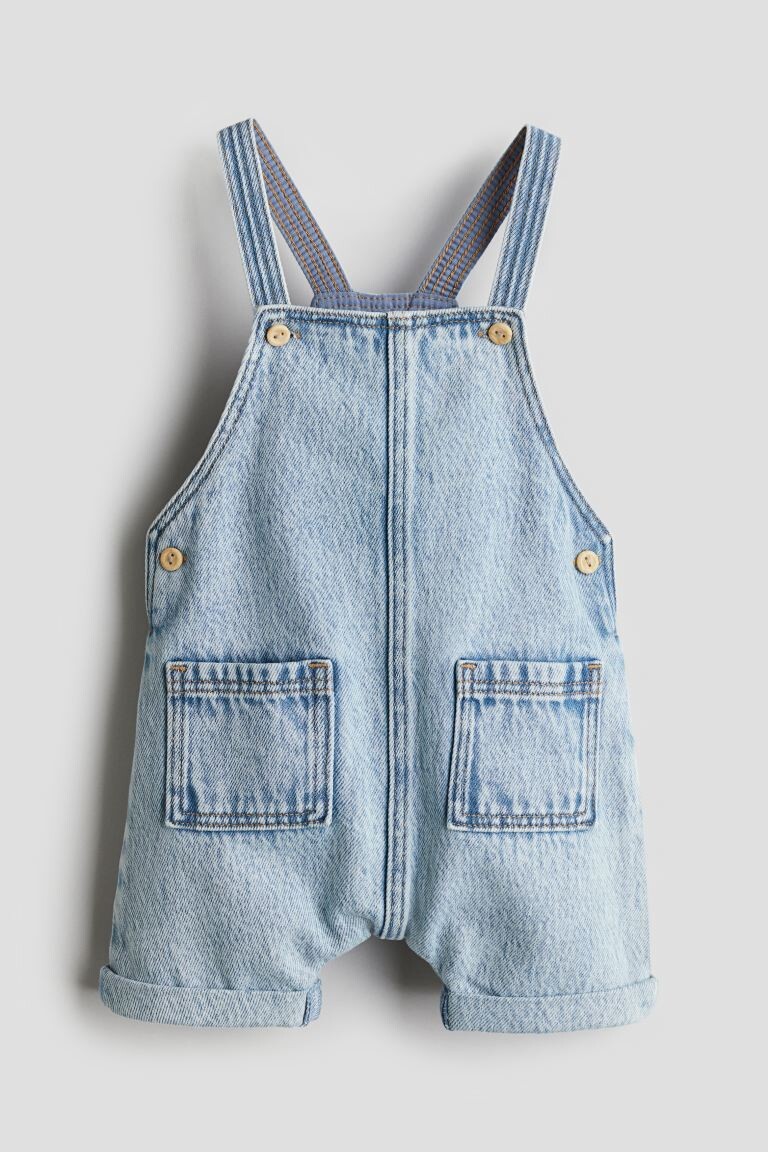 

Джинсовые шорты с нагрудником H&M, синий