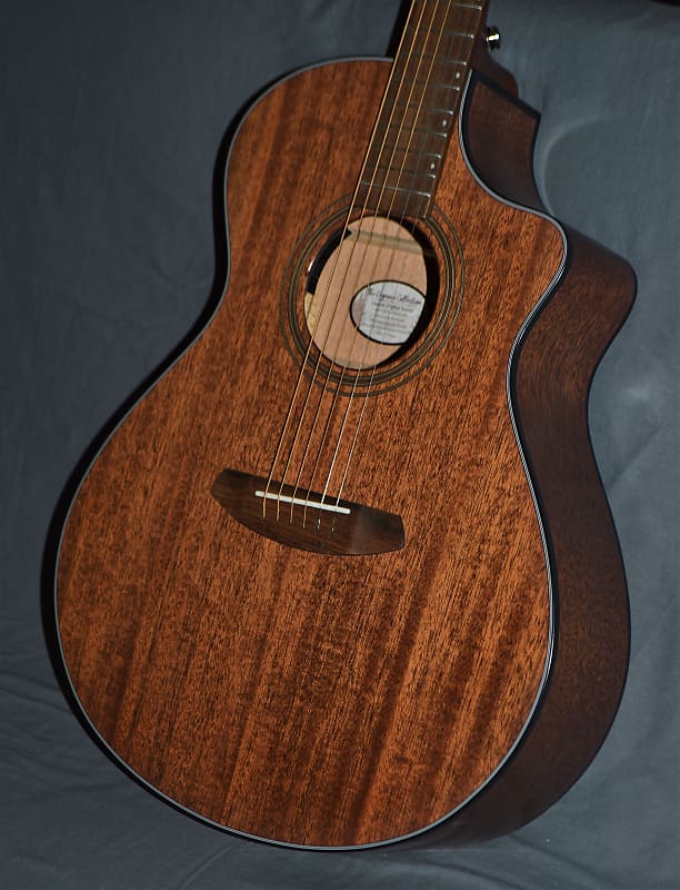 цена Акустическая гитара 2020 Breedlove Wildwood Concert CE - Natural Satin