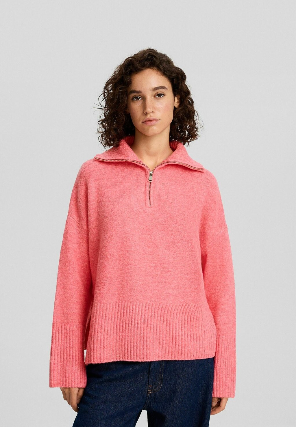 

Свитер Bershka, светло-розовый