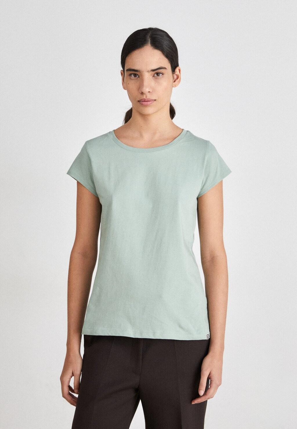 

Базовая футболка TEASY TEE Mads Nørgaard, оливковый