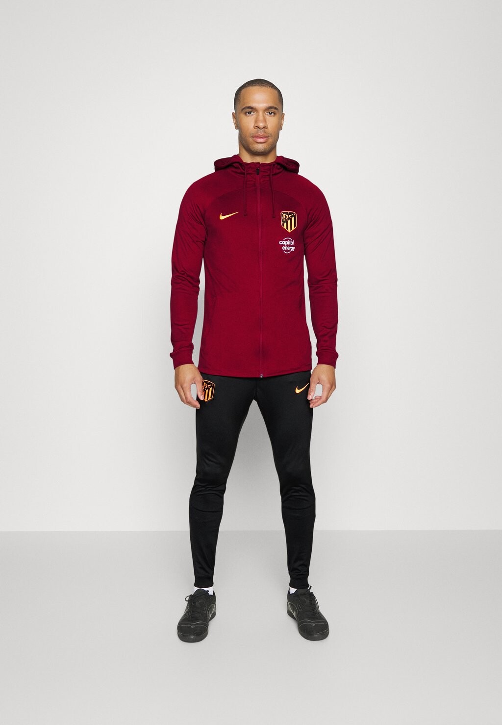 

Спортивный костюм Nike