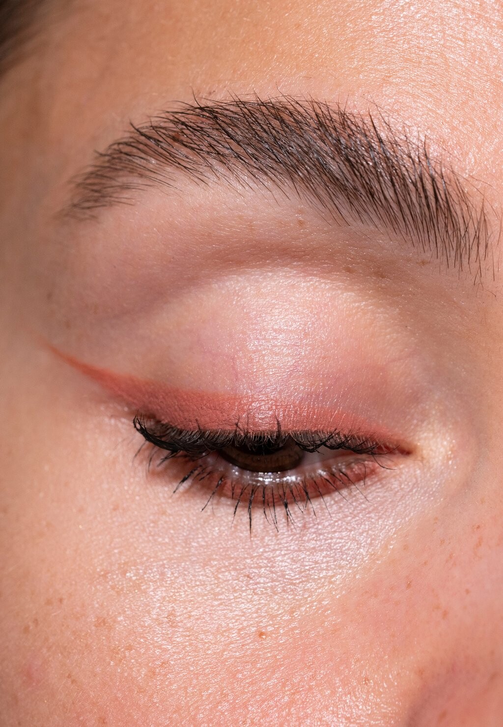 

Карандаши для бровей Crayon LH cosmetics, цвет bite